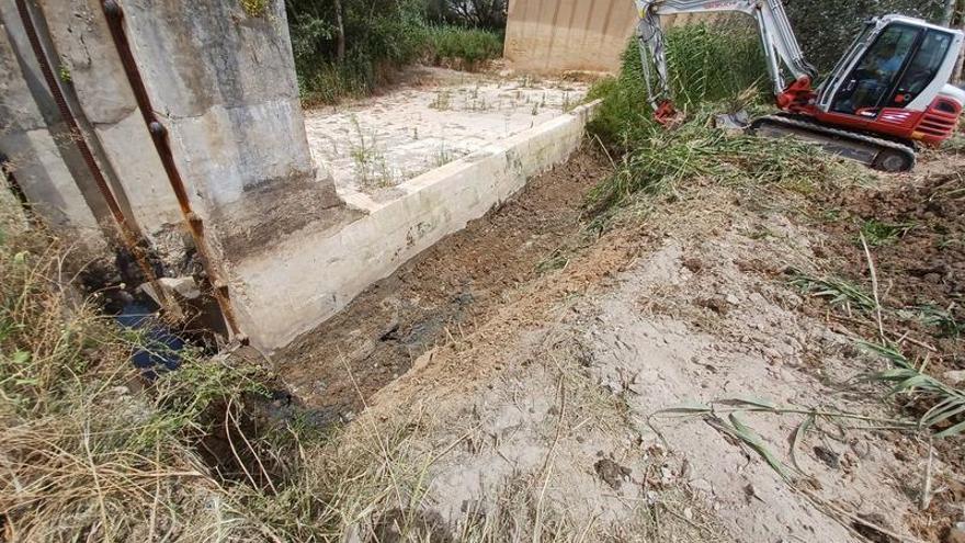 Trabajos en el canal de la Alianza de Puente Genil.