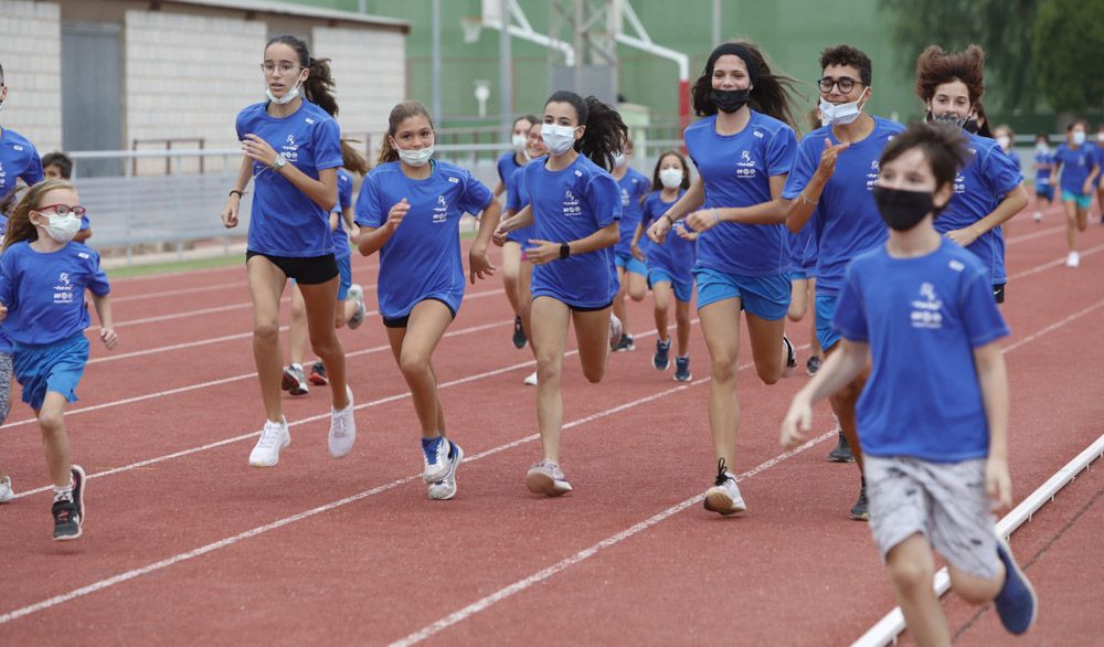 Presentación de los equipos de la Escuela de Atletismo del CAEM de Sagunt.