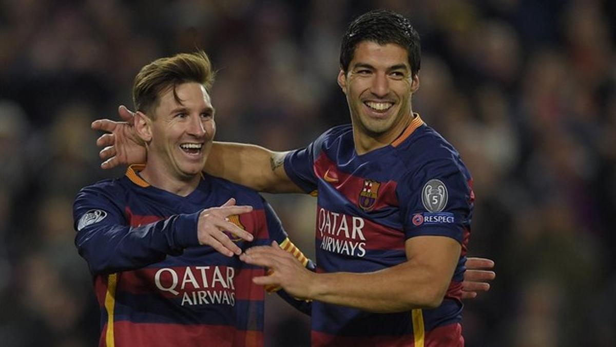 Messi, con Suárez, en el partido contra la Roma.