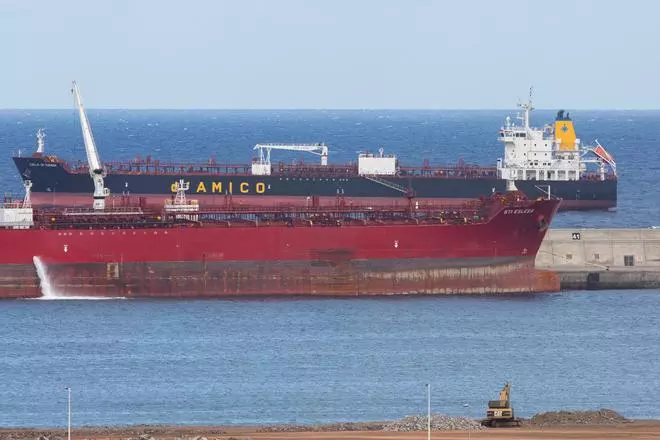 Dos de los positivos en Covid-19 del petrolero están en cuarentena en un establecimiento alojativo