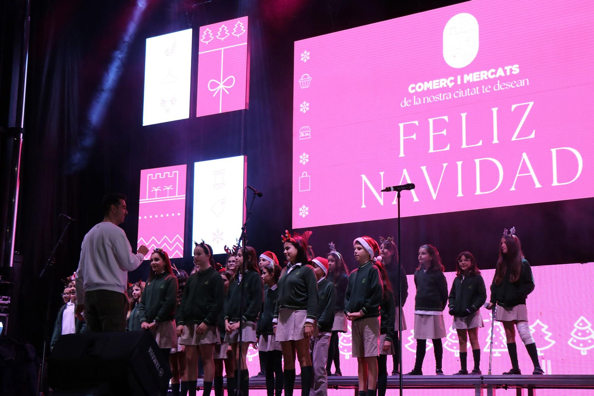 Impresionante encendido de luces de Navidad en Sagunt