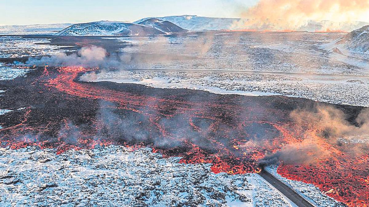 Erupción volcánica en Grindavík (Islandia).