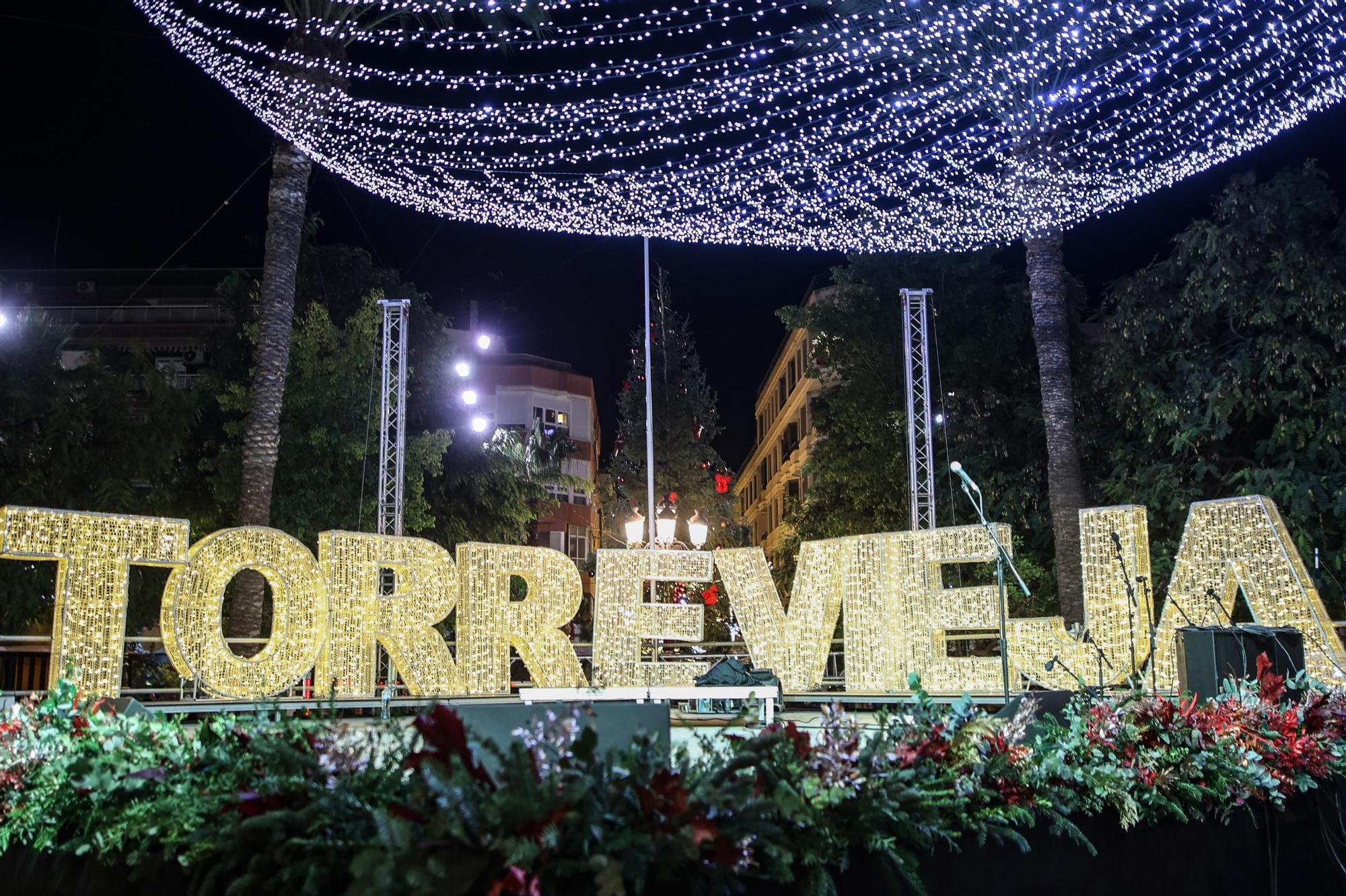 Inauguración del Belén Municipal e iluminación navideña en Torrevieja