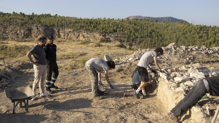 Calasparra desentierra su pasado: de la iglesia paleocristiana a una tumba con restos humanos