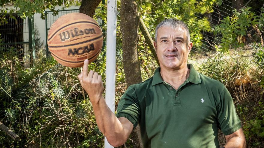 Tornar a jugar a bàsquet federat als 52 anys: així és el retorn de Ramon Roig