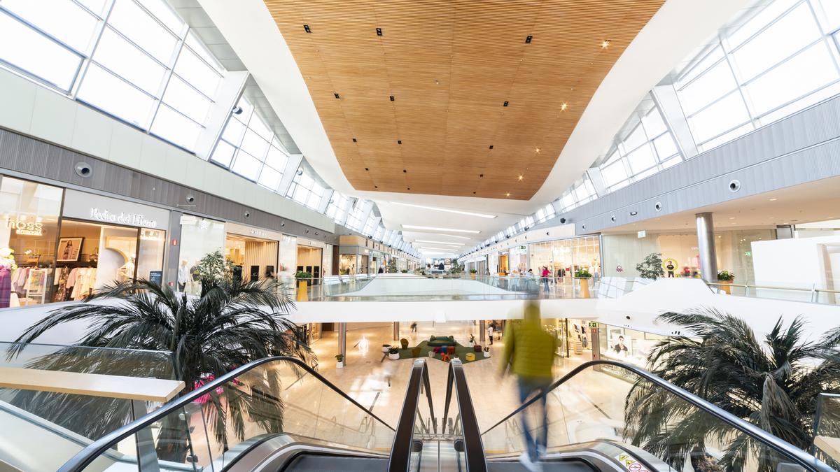 Galería del centro comercial Puerto Venecia.