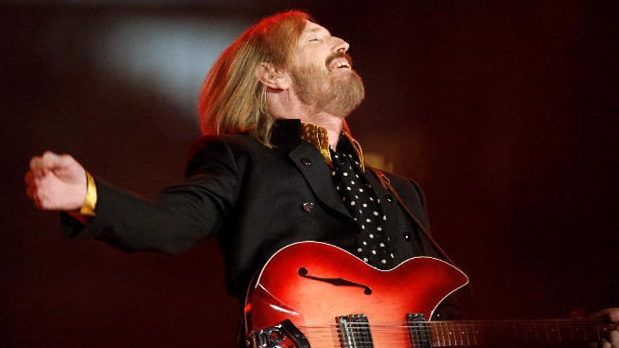 Tom Petty, durante el concierto que ofreció en la Super Bowl, en febrero de 2008, en Glendale, Arizona.