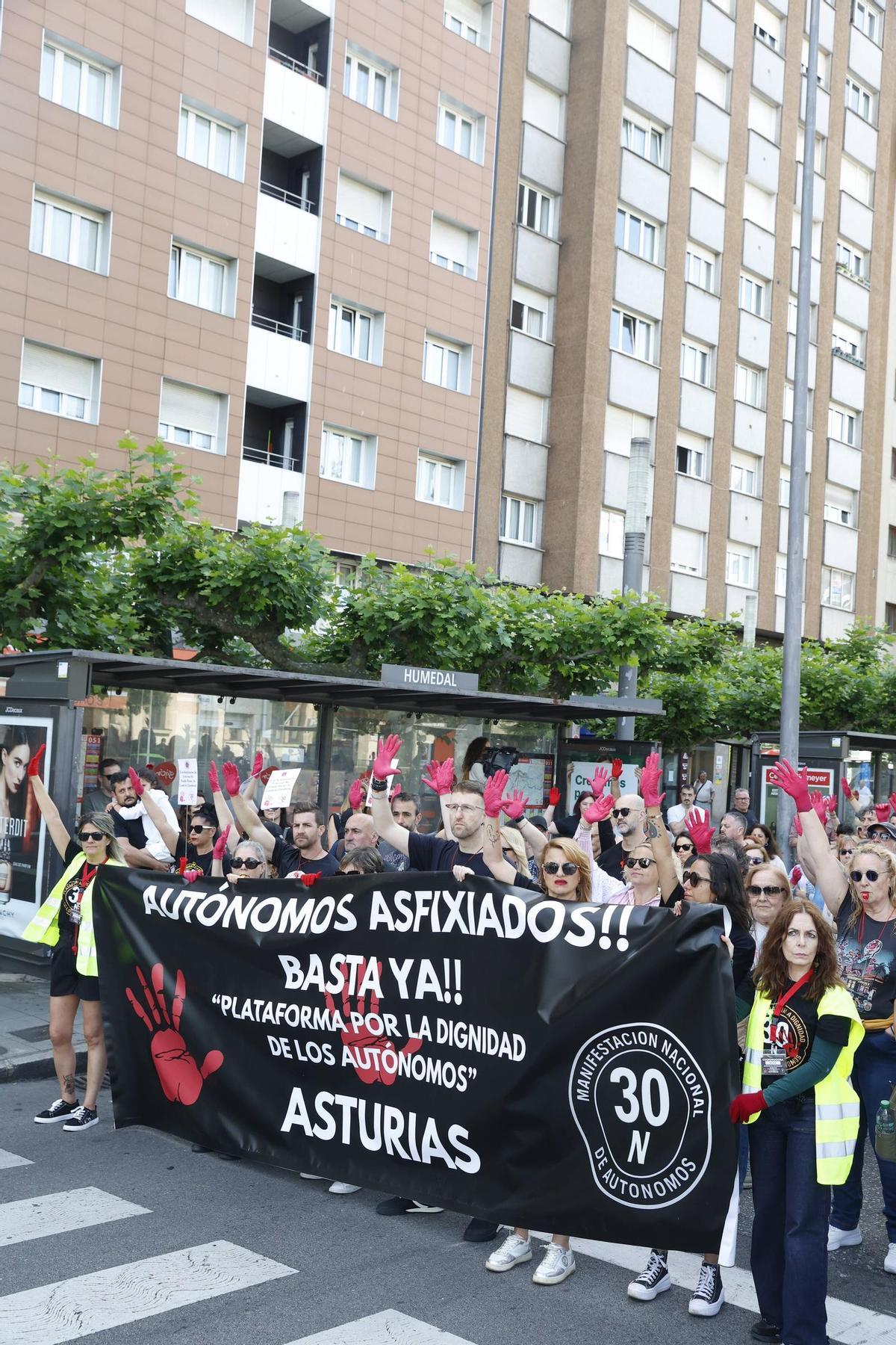 La protesta de los autónomos en Gijón, en imágenes La protesta de los autónomos en Gijón, en imágenes