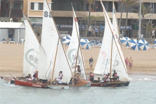 PEGADA DE BARQUILLOS. VELA LATINA CHICA