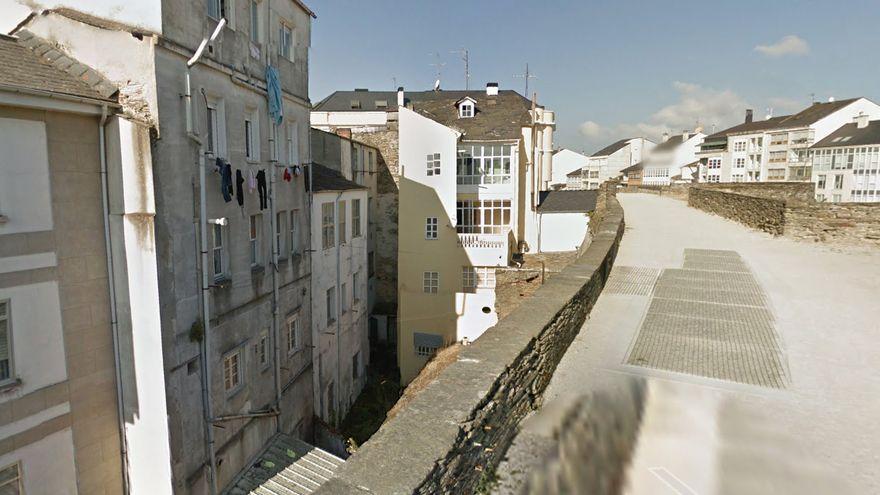 La familia de la chica arrojada desde la muralla de Lugo: &quot;Intentó matarla por transexual&quot;