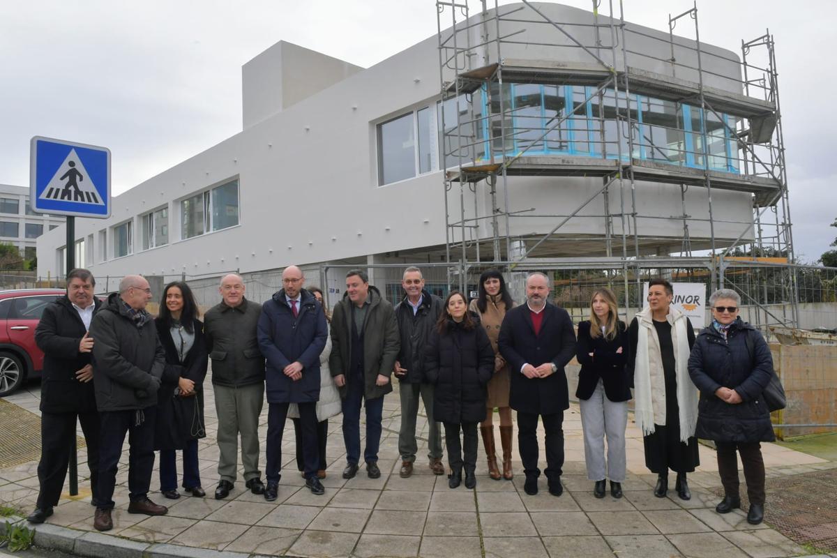 Visita institucional al Centro Integral de Atención al Daño Cerebral de Adaceco que se construye en Eirís.