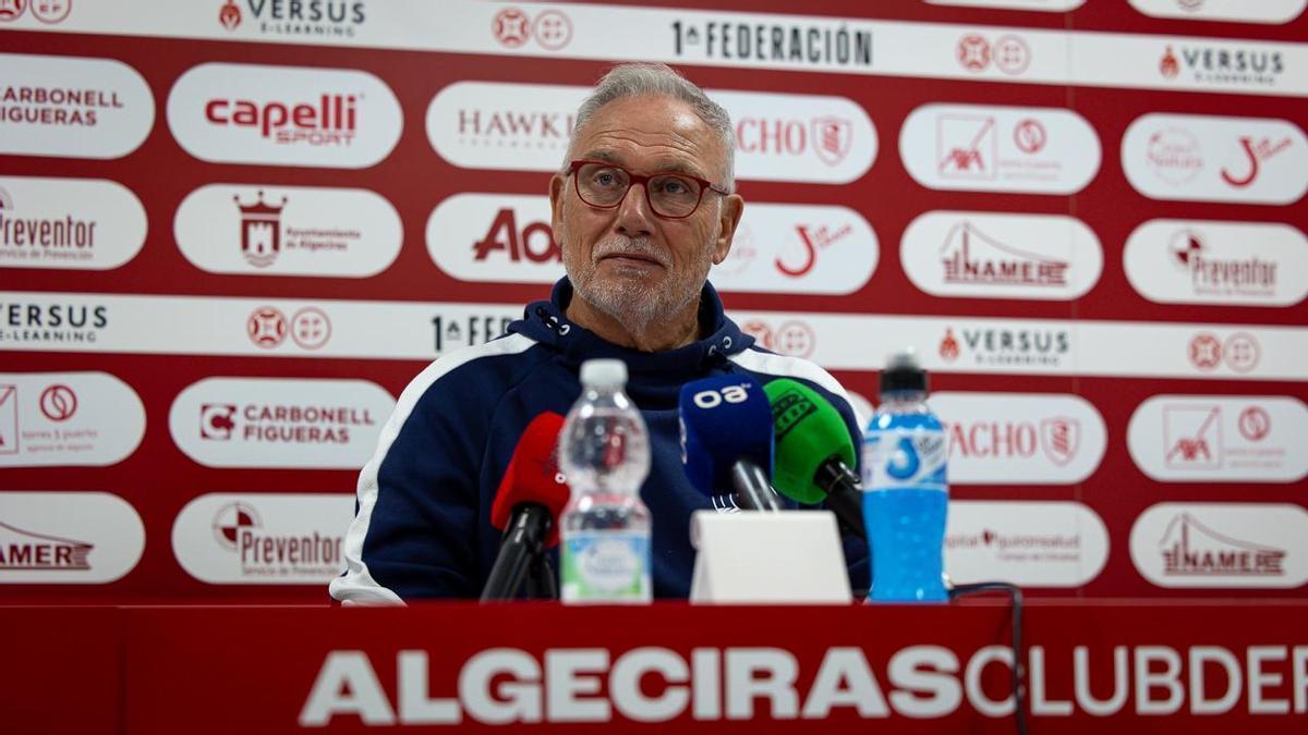 Miguel Álvarez en la sala de prensa del Nuevo Mirador
