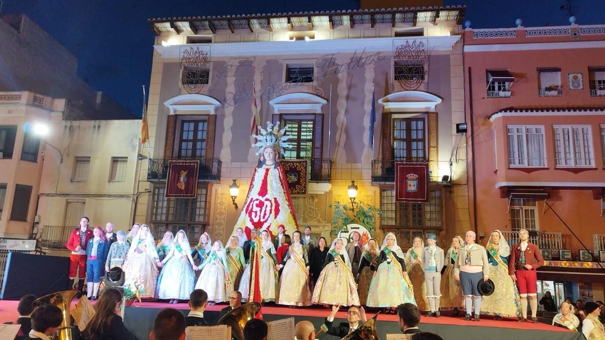 Las mejores imágenes de la ofrenda floral a la Mare de Déu de la Mar en Benicarlò.