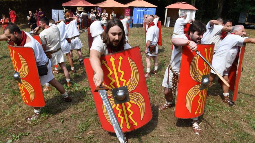 Recreación histórica en una edición de la feria Galaicoi, de Cambre.