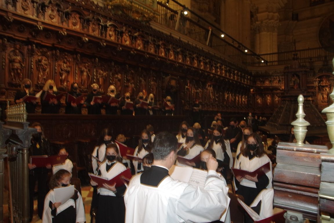 La escolanía Pueri Cantores, dirigida por Antonio del Pino