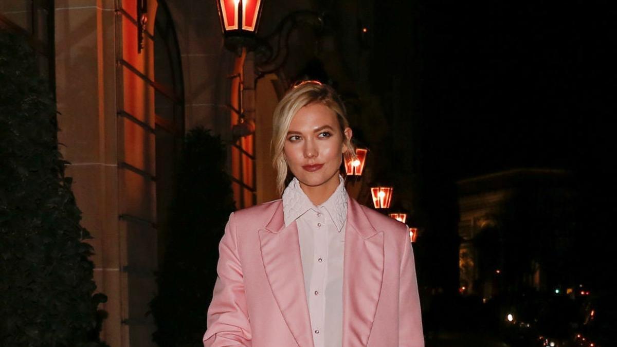Karlie Kloss se apunta a la moda del 'pink millenial'