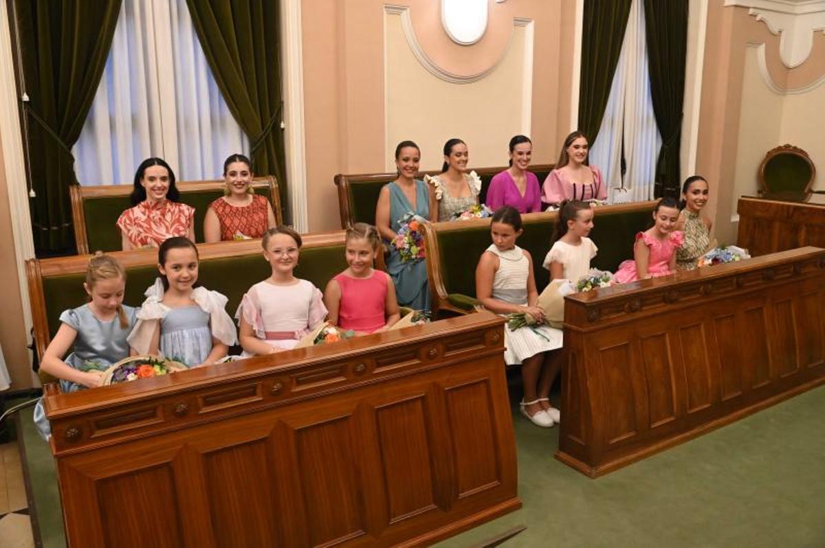 La recepción en el Ayuntamiento de Castelló a las nuevas reinas y damas de la ciudad La recepción en el Ayuntamiento de Castelló a las nuevas reinas y damas de la ciudad