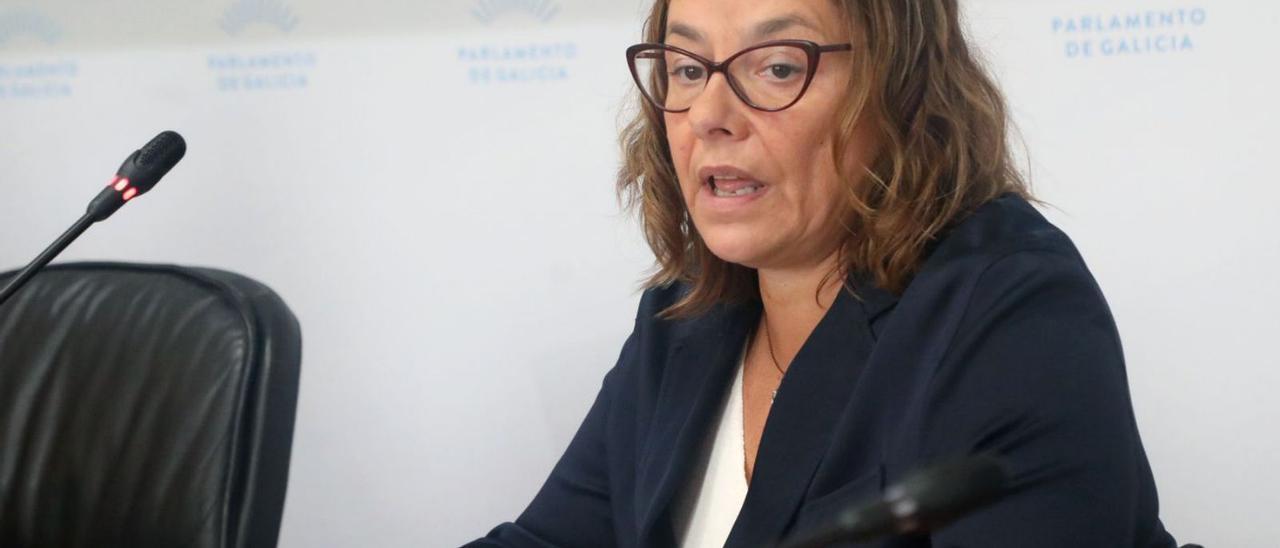 La directora de la Atriga, María Victoria González, ayer, en el Parlamento. |   // XOÁN ÁLVAREZ
