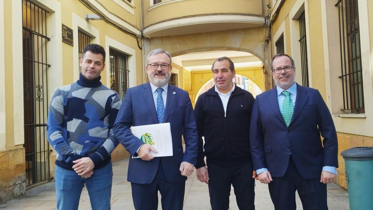 Por la izquierda, Hugo Martínez, Alfredo García Quintana, Juan Carlos Menéndez y Julio Bobes