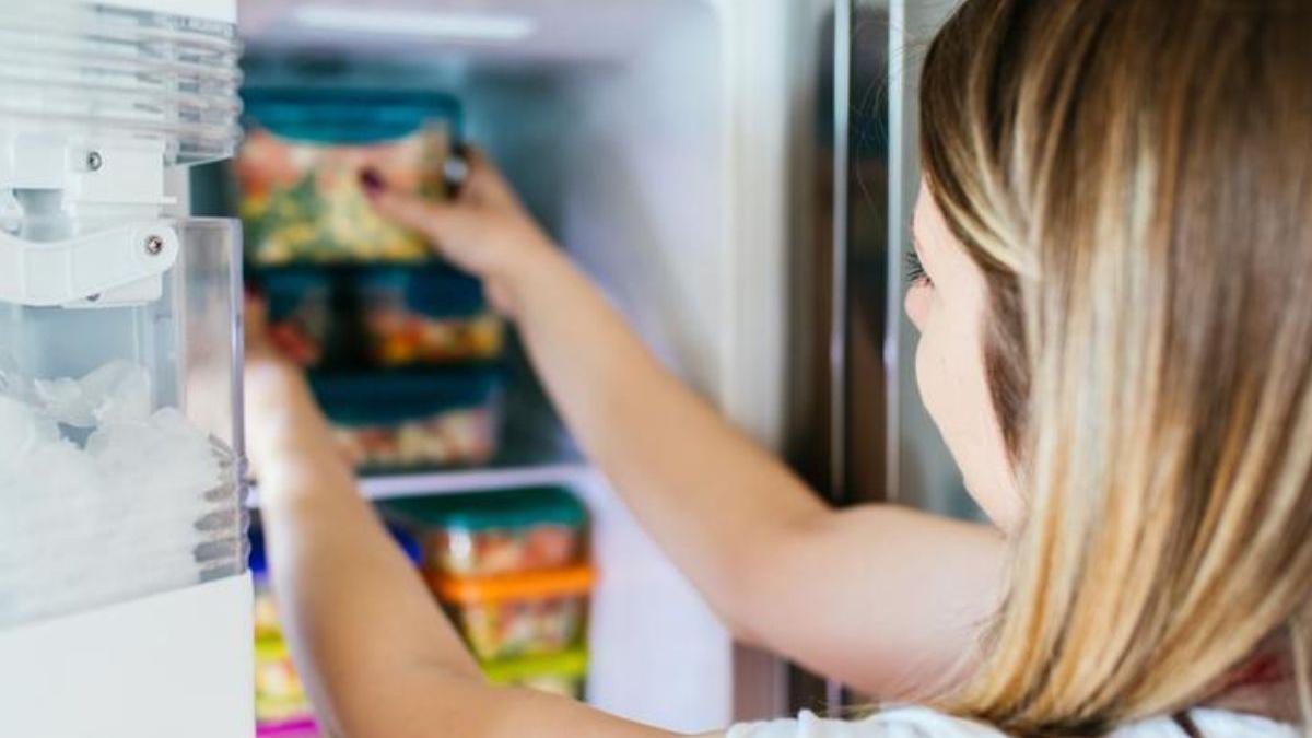 TRUCO PARA LA NEVERA  El truco definitivo para guardar las latas en la  nevera sin que te ocupen todo el espacio