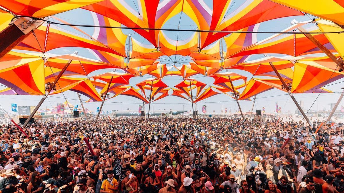 Alrededor de 60.000 personas vivieron la experiencia de la 'rave' en el desierto este 2026.