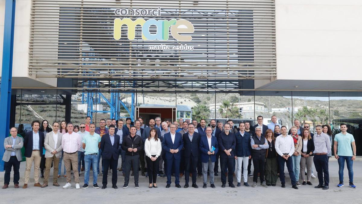 A la cita han asistido representantes de los 52 municipios y el presidente de la Diputación de Alicante, Toni Pérez.