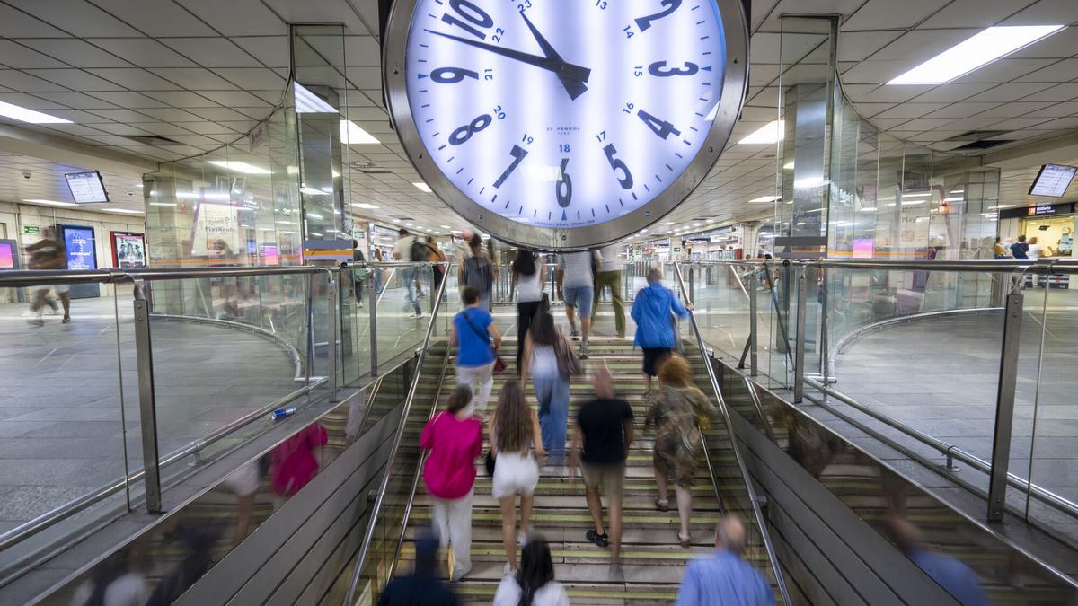 Vestíbulo de la estación de Rodalies de Plaça Catalunya