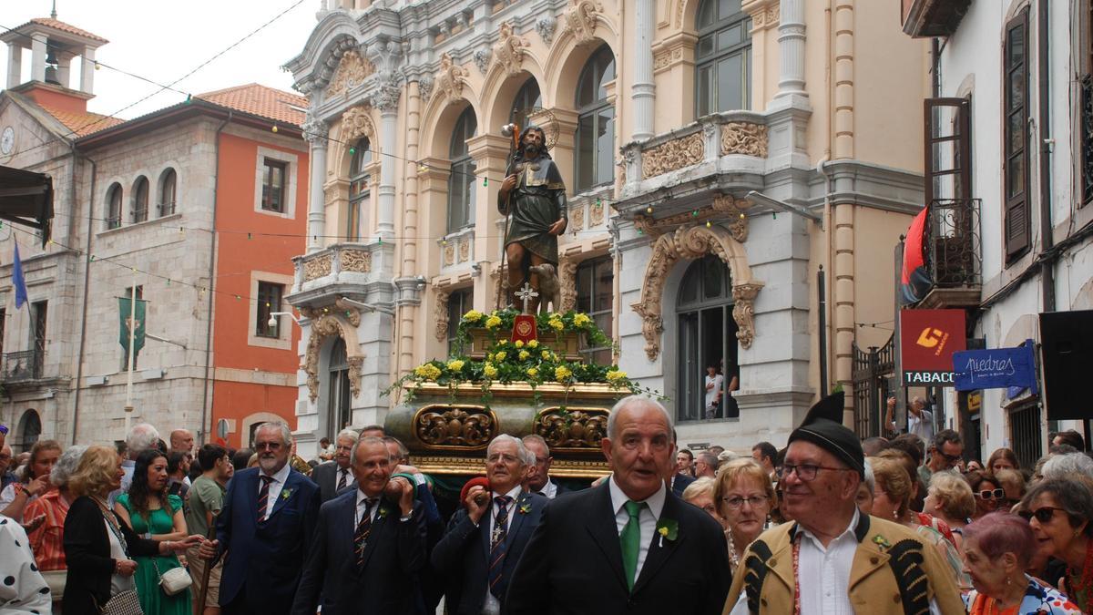 Procesión de San Roque en Llanes, el año pasado.