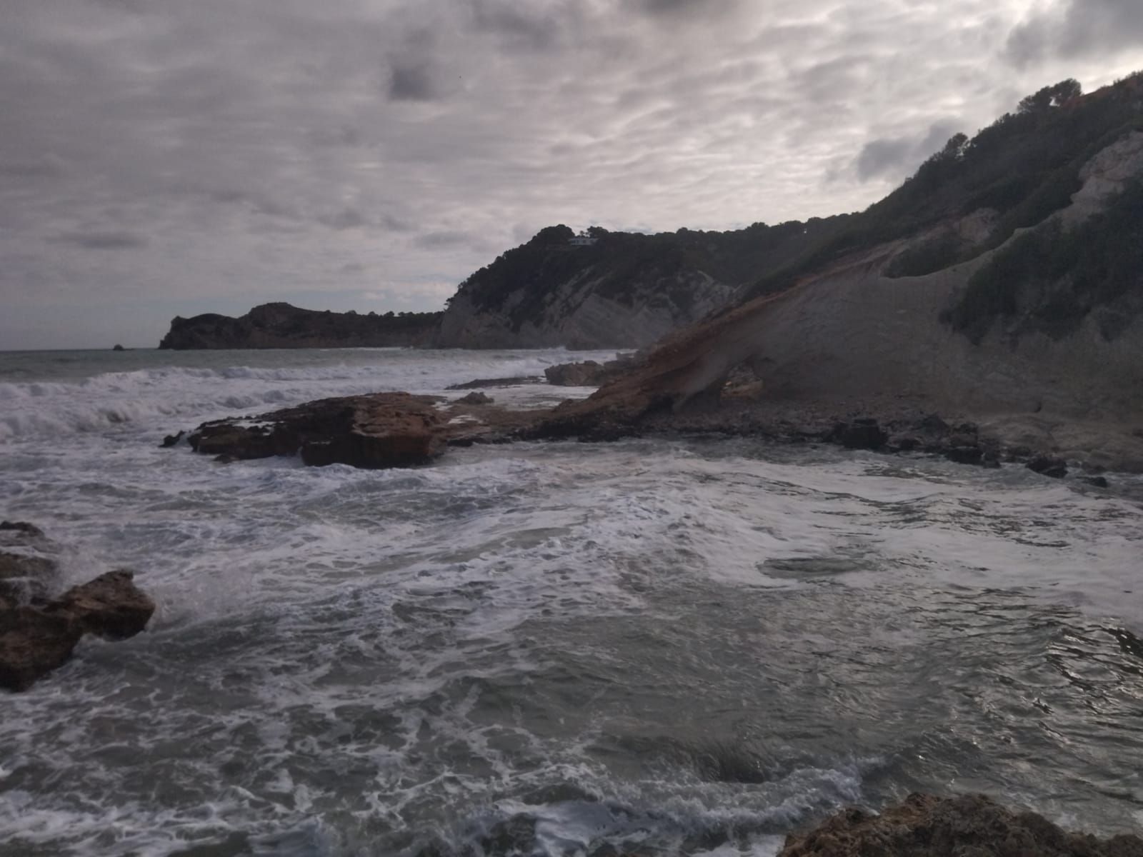 Marejada en el litoral de Xàbia.