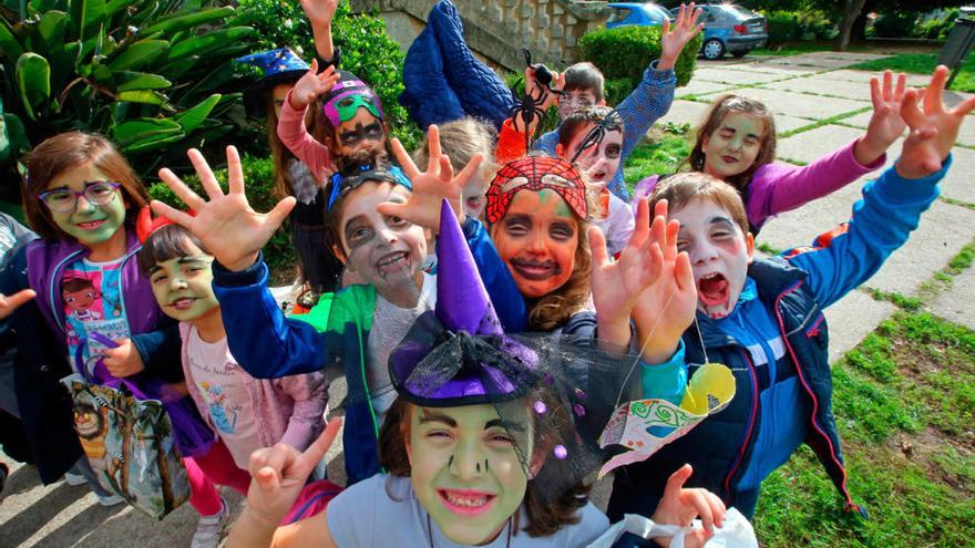 Niños y niñas del Colegio Emilia Pardo Bazán en el Museo Liste. // Marta G. Brea