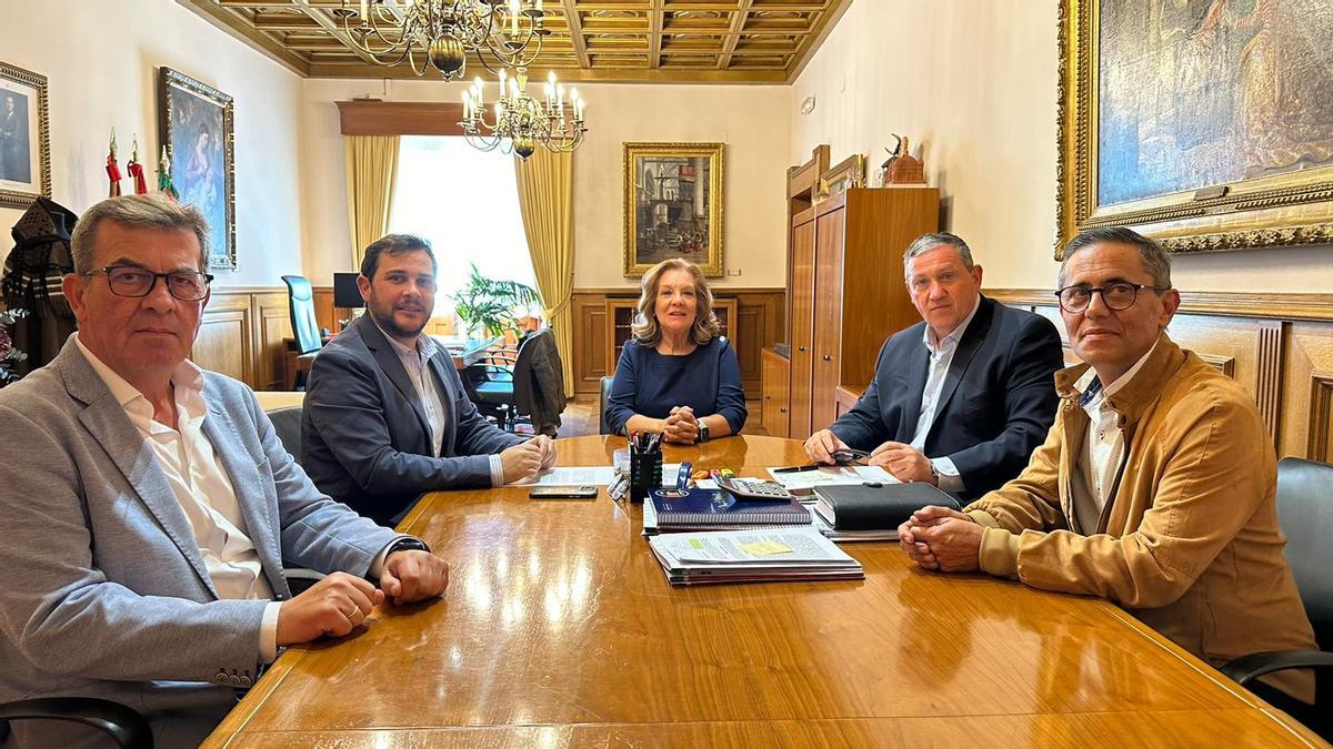 Reunión entre la Diputación y la Junta pro Semana Santa