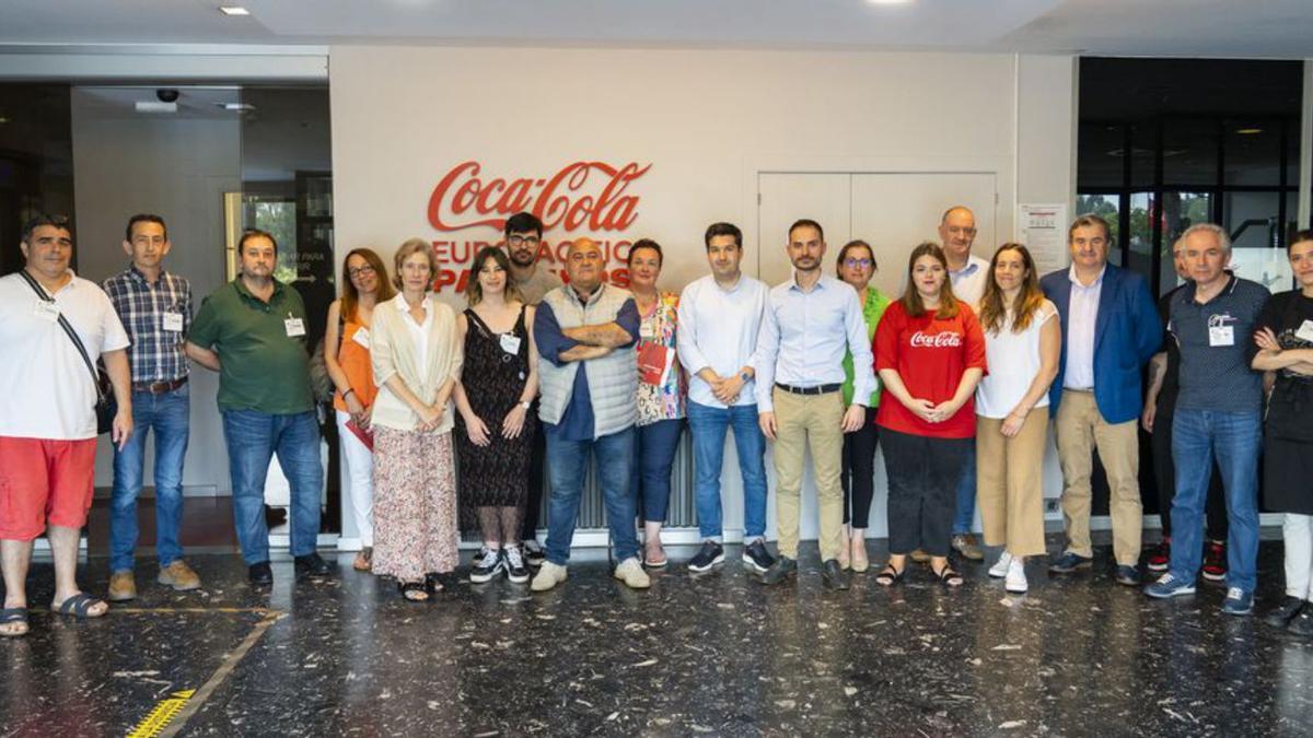 Acto ayer en la sede de la Coca Cola en A Coruña con la Reserva. |  // L.O.