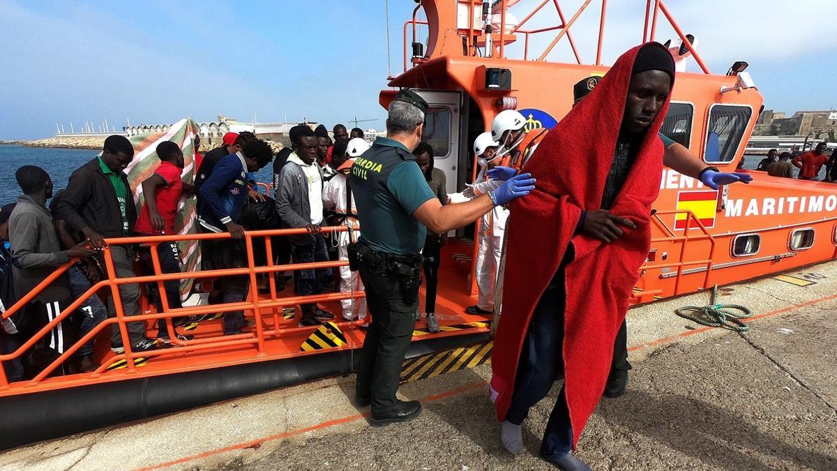 Rescate de inmigrantes en aguas del Estrecho