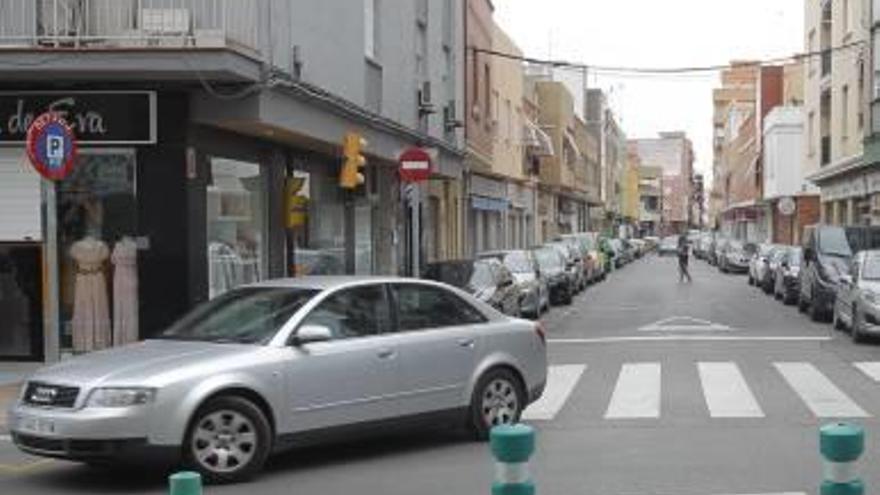 Bolardos instalados en plena avenida 9 d&#039;Ocubre.