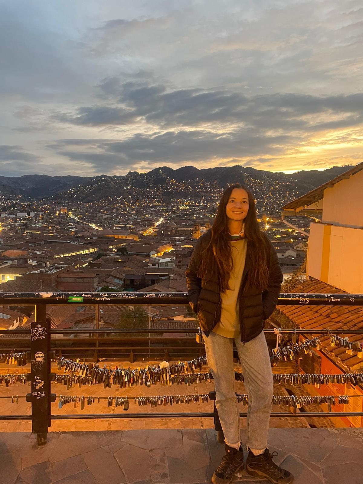 Lola en Cuzco, días antes del golpe de Estado.