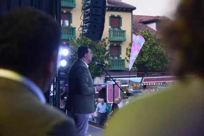 Así fue el pregón de las fiestas de Pola de Laviana, con Adrián Barbón, presidente del Principado