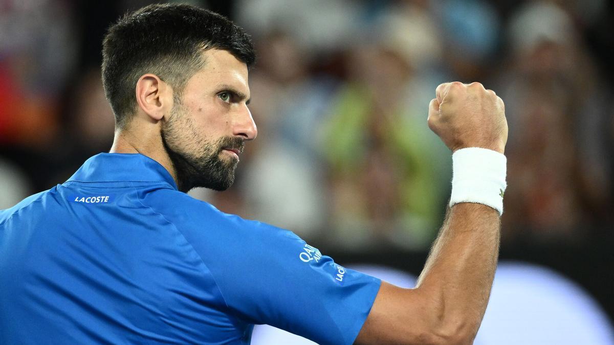 Novak Djokovic celebra un punto.