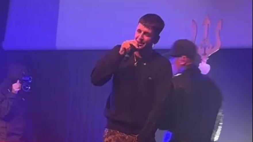 9Louro e Dirty Suc na Sala Capitol durante o concerto deste último