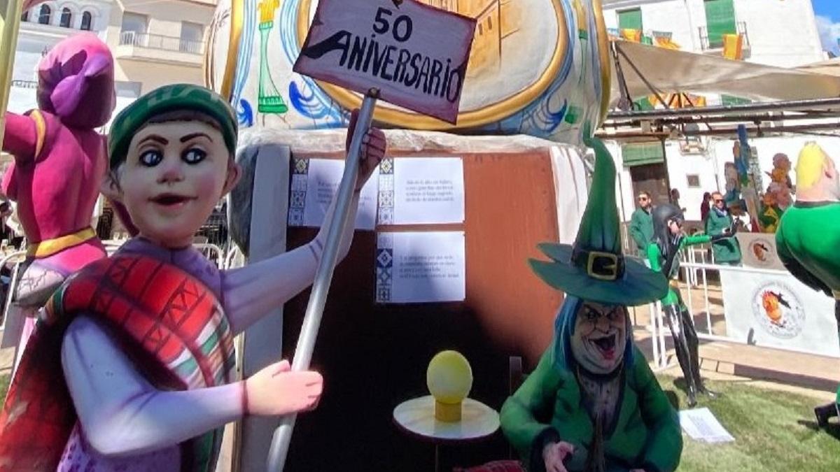 Detalle de la falla de Enguera, que celebra su 50 aniversario.
