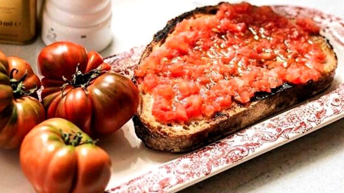 Tostada de pan con tomate en Murcia