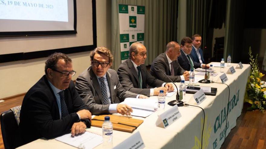 Desde la izquierda, mesa presidencial de la asamblea, con : Narciso Prieto, Adrián López, Cipriano García, Nicanor Santos, Francisco Lozano y Pablo Salgado. | Emilio Fraile