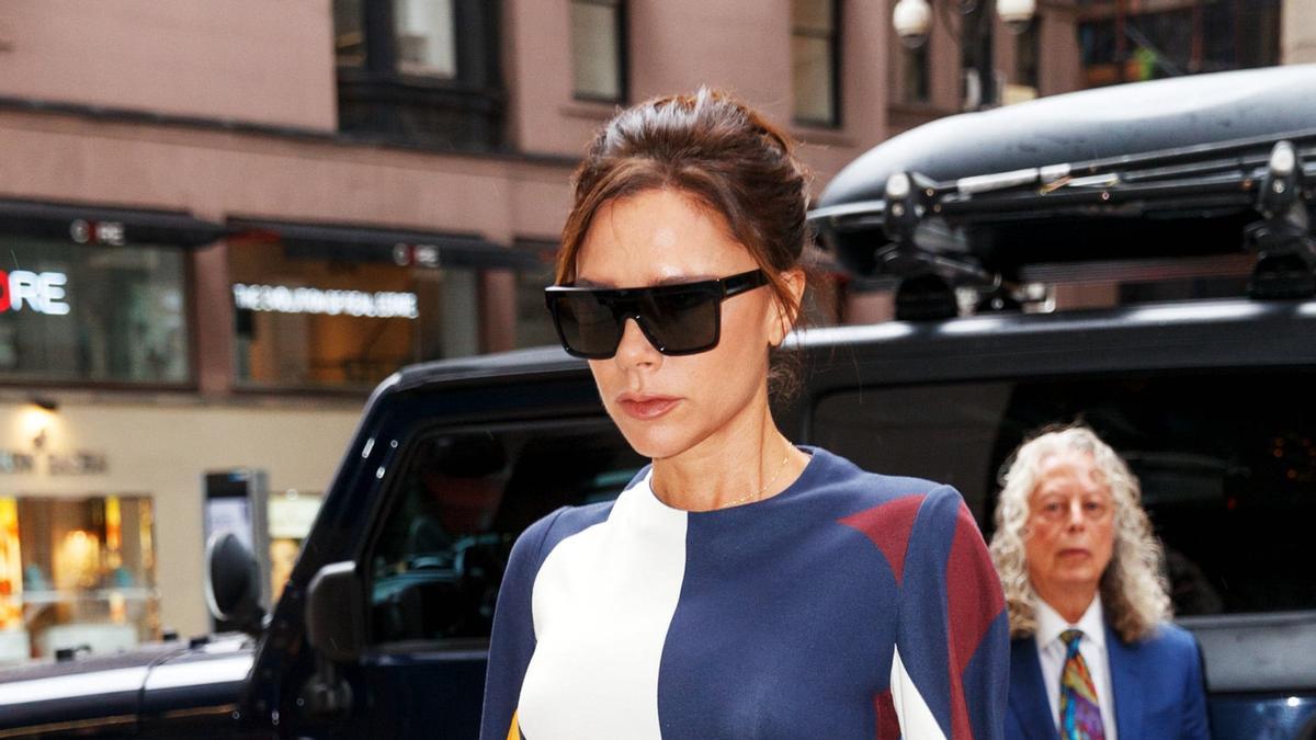 victoria-beckham-lleva-tres-tendencias-en-un-dia