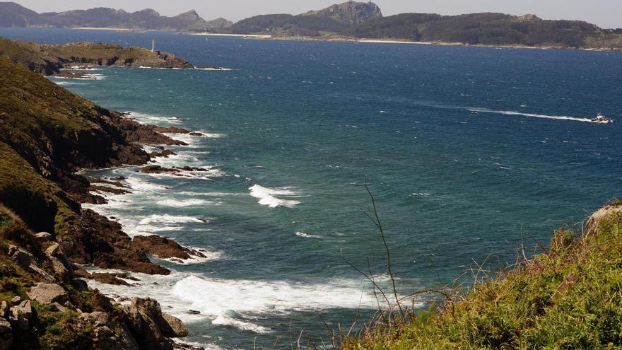 Los efectivos de búsqueda del pescador en la Costa da Vela cierran cuatro días sin resultado