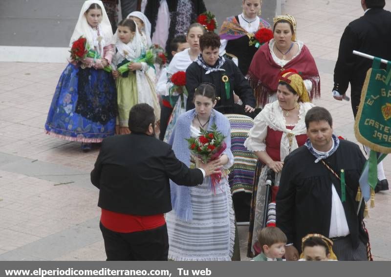 Galería de fotos --  La Ofrenda de Flores pudo con el frío y el viento