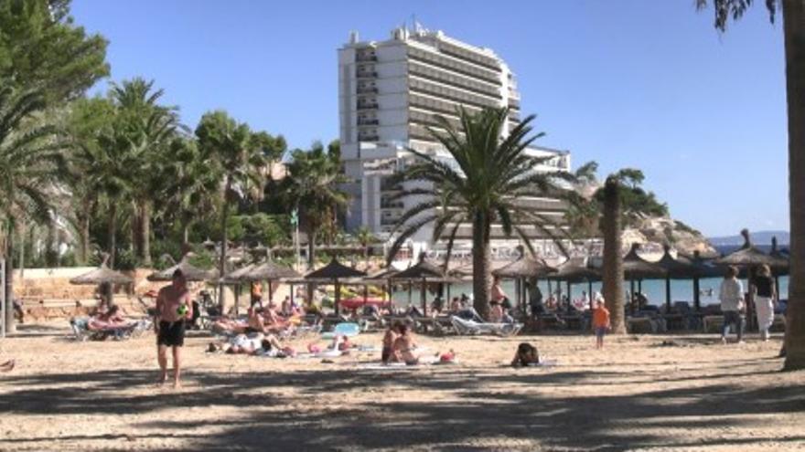 Una veintena de empresas presenta ofertas para hacerse con los servicios de playas de Calvià