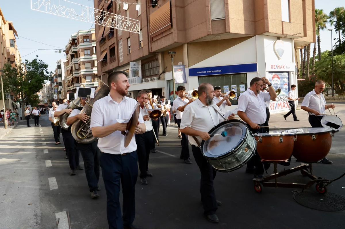 San Blas calienta motores para sus grandes días con la Entrada de Bandas