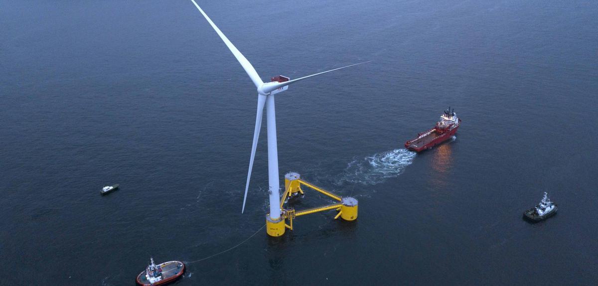 Uno de los aerogeneradores del parque Windfloat de EDP en Portugal