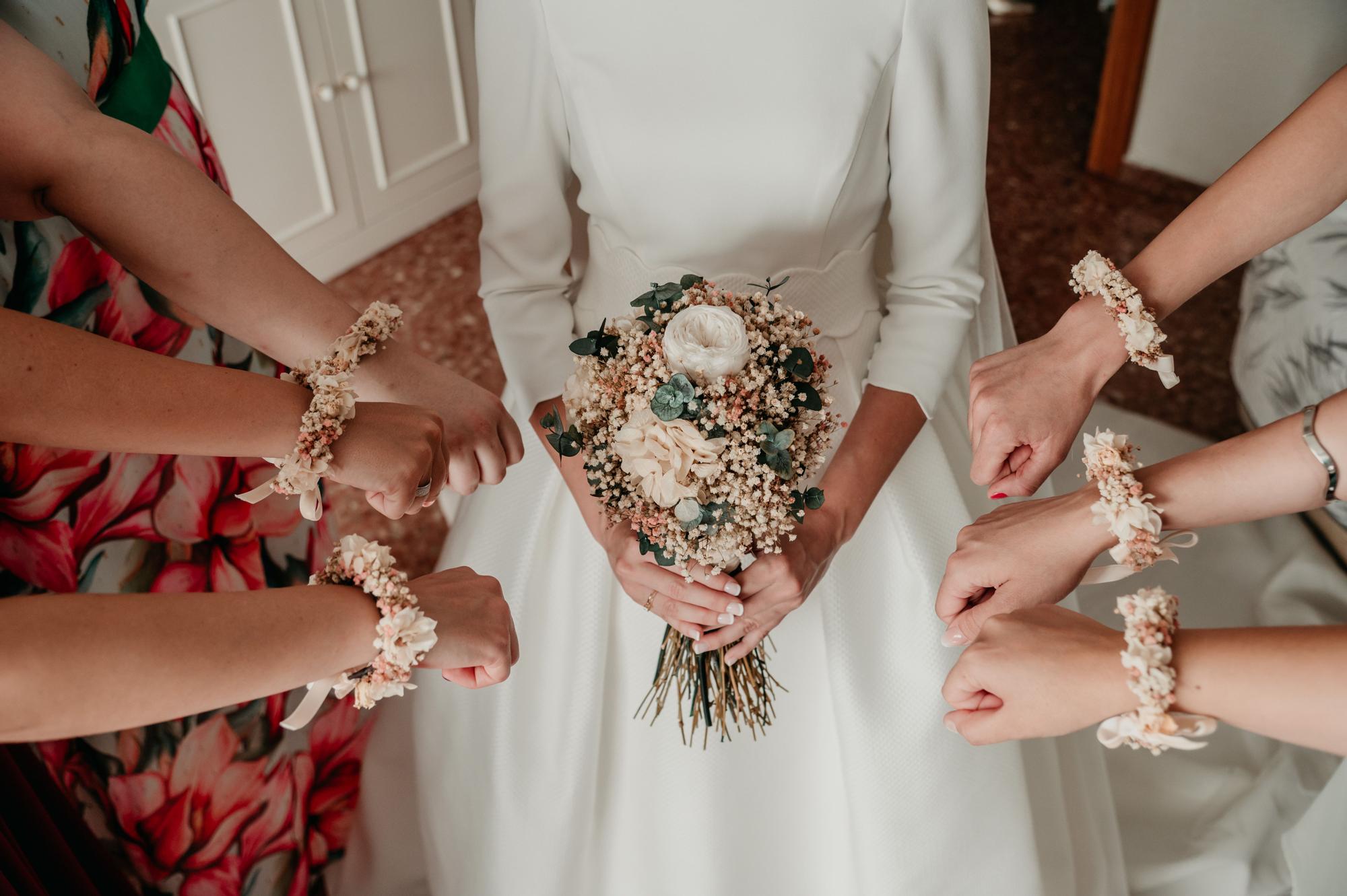 Boda de Andrea Cea, corte de honor de los años 2020 y 2021