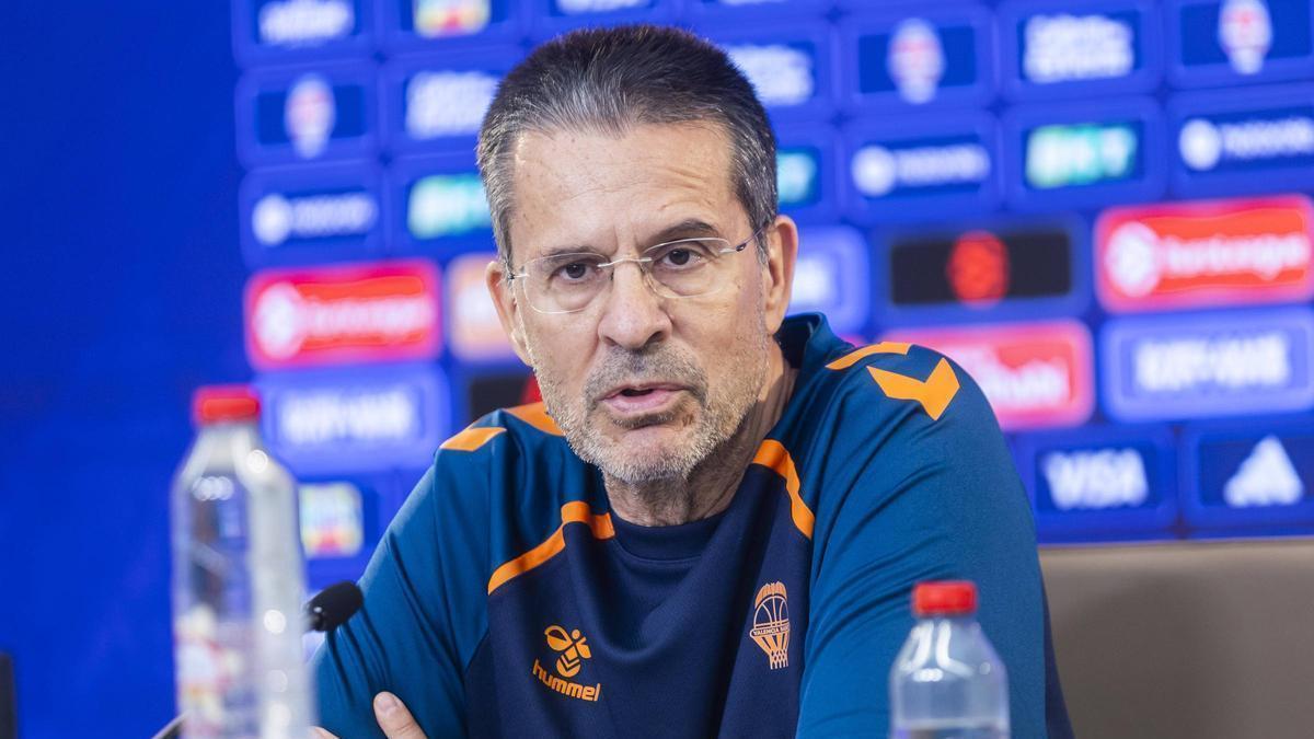 Pedro Martínez en rueda de prensa