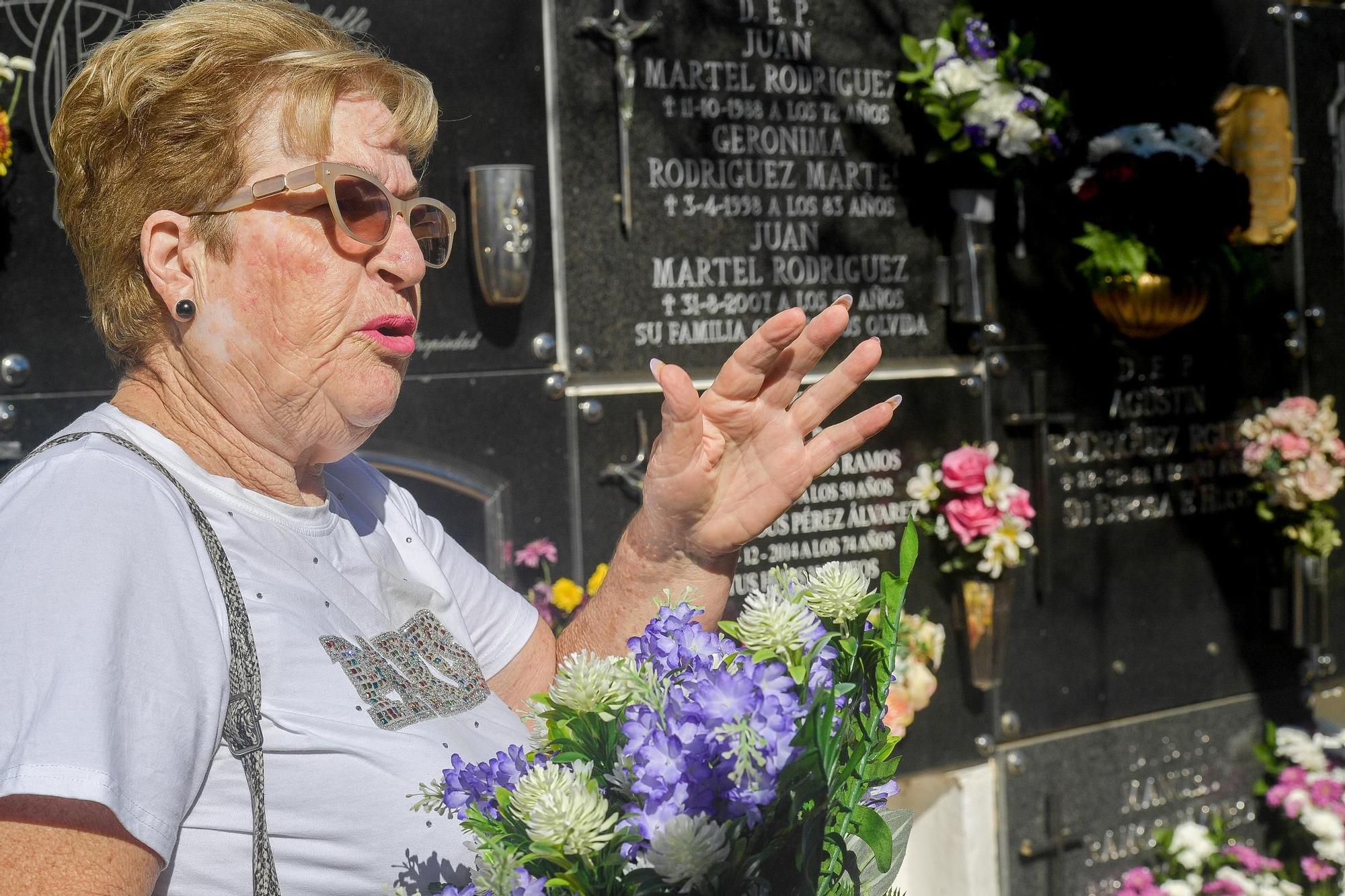Día de Todos los Santos en cementerios de Gran Canaria